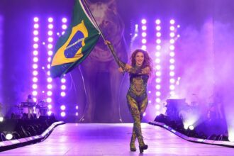 Shakira Delivers Historic Free Performance at Rio’s Copacabana Beach